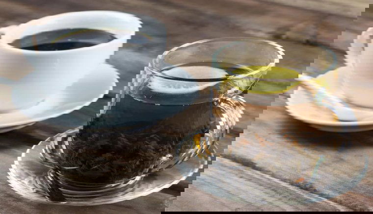 A mérsékelt tea- és kávéfogyasztás csökkentheti a stroke és a demencia kockázatát