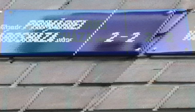 Dan Tănasă most a marosvásárhelyi kétnyelvű utcanévtáblákat kifogásolja