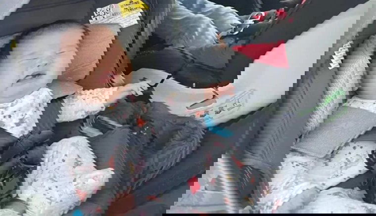 Egy önvezető autó anyósülésén szülte meg gyermekét egy amerikai nő