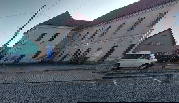 Töltőállomások és parkolóautomaták