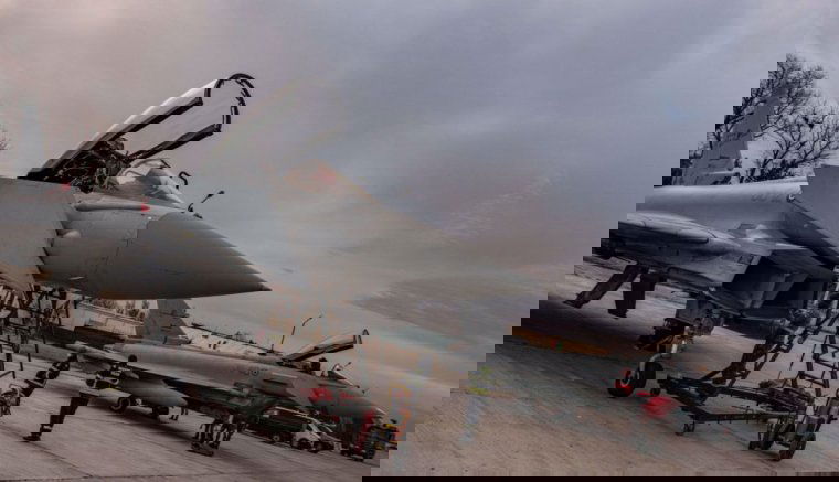 Olaszország újabb négy vadászgépet helyezett át Romániába