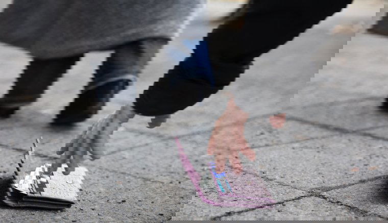 2500 eurót tartalmazó pénztárcát szolgáltatott vissza egy sepsiszentgyörgyi férfi