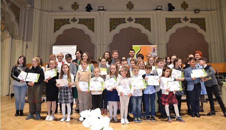 Vidám verseket mondtak