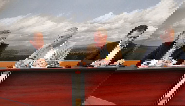 Sok sebből vérzik az alkotmányunk