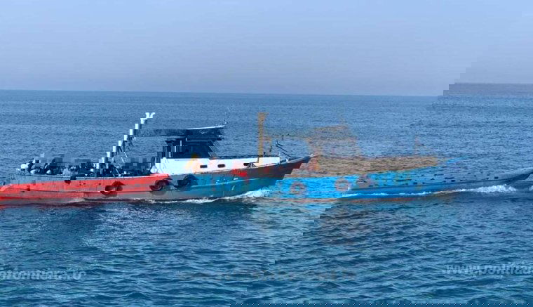 A Fekete-tengeren átkelt migránshajót fogott el a román parti őrség