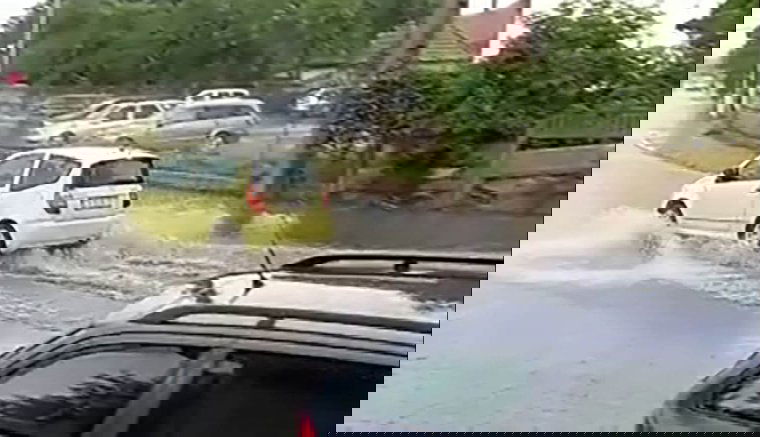 Panasz víz- és iszaptenger miatt