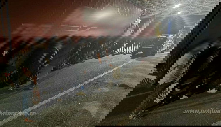 Több mint száz, kamionokban elrejtőzött illegális bevándorlót tartóztattak fel a román-magyar határon