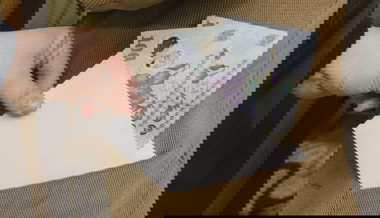 Vesztegetés elfogadása miatt őrizetbe vették a temesvári kardiológiai intézet egyik osztályvezetőjét