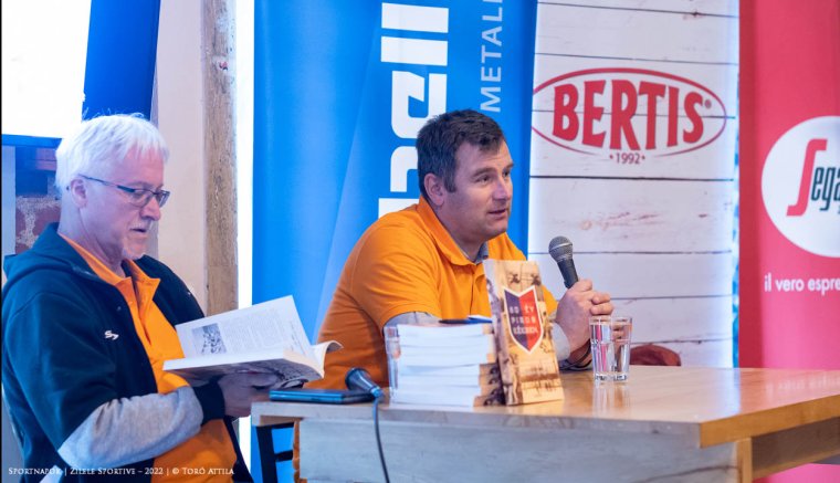 Hatvan év piros-kékben