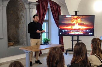 A digitális világ veszélyeiről tart előadást Csíkszeredában Pöltl Ákos