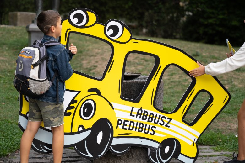 Jövő héten indulnak a lábbuszok Háromszéken