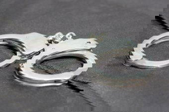 Két bárányért szolgáltatta ki bántalmazójának az áldozatot egy rendőr