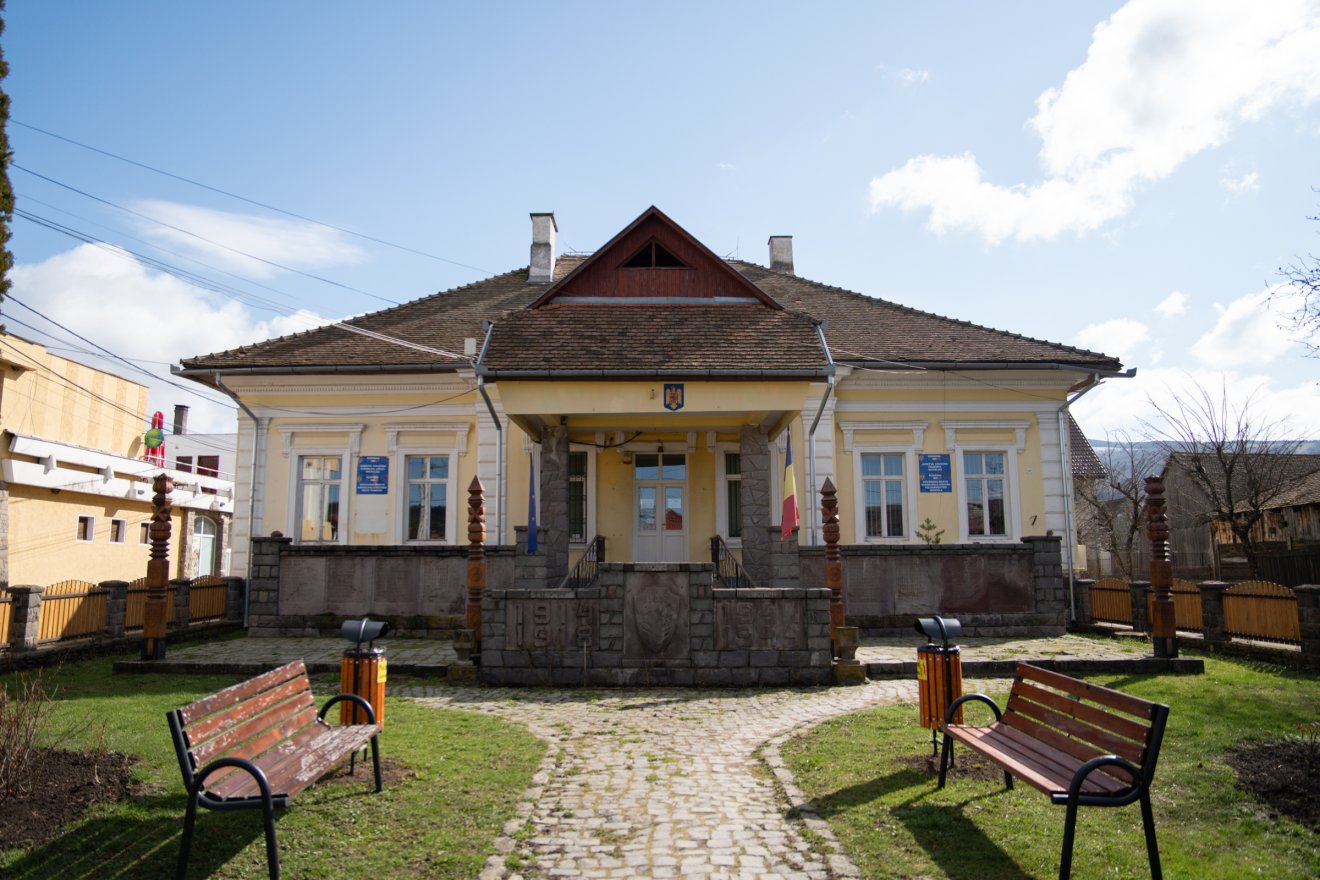 Kiemelt támogatást kap Mikóújfalu annak érdekében, hogy megújíthassa községháza tetőzetét 