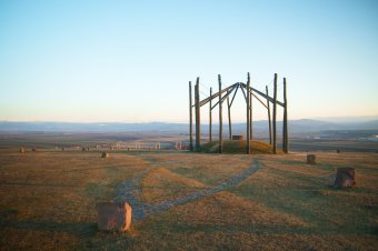 Megújult a Háromszéki Magyarok Emlékparkja az Óriáspincetetőn