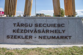 „Etnikai alapú diszkrimináció” miatt kell bírságot fizetnie a kézdivásárhelyi városházának