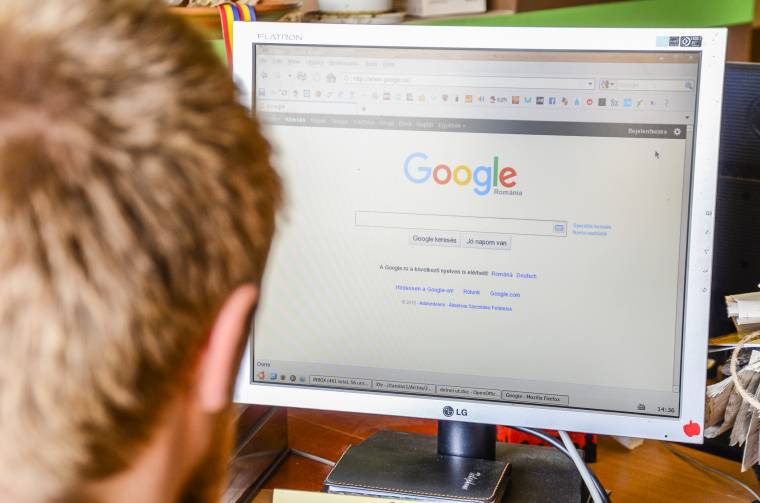 Szankciókkal fenyegeti az EU a Google óriáscéget keresőmotorja átláthatatlan működése miatt