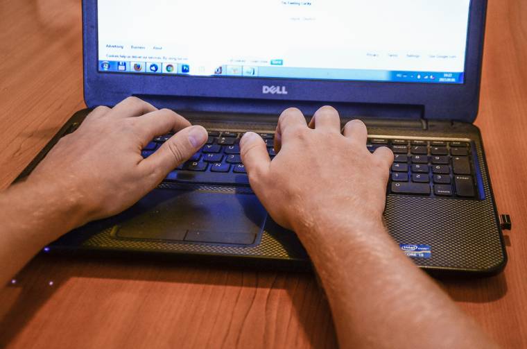 Online anyaországi oktatás a határon túli magyaroknak