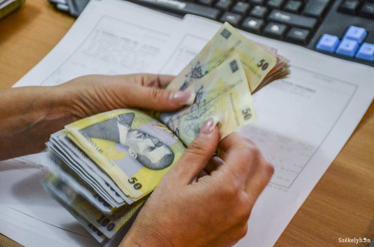 A bruttó átlagbér 7350 lej volt szeptemberben •  Fotó: Gecse Noémi