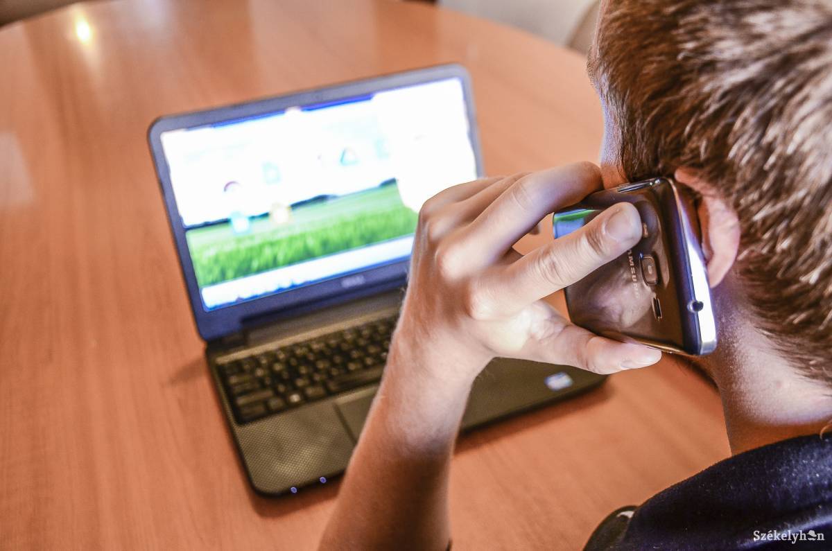A kommunikációban is nap, mint nap használjuk a fejlesztéseket •  Fotó: Gecse Noémi