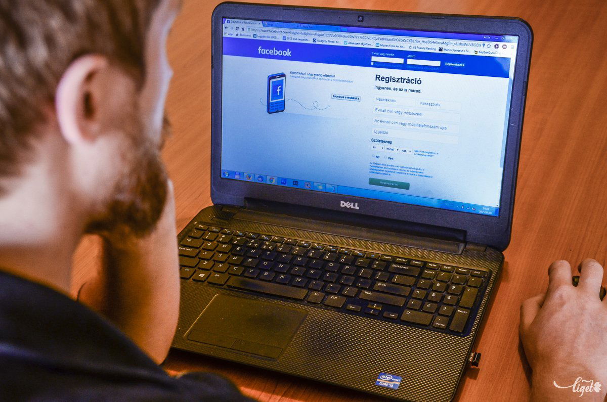 Veszélyes vizekre is evezhetünk a Facebook segítségével •  Fotó: Gecse Noémi