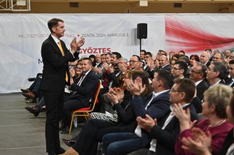 Identitásmegőrzés, egzisztenciateremtés: megfogalmazta céljait a délvidéki magyar párt új vezetője