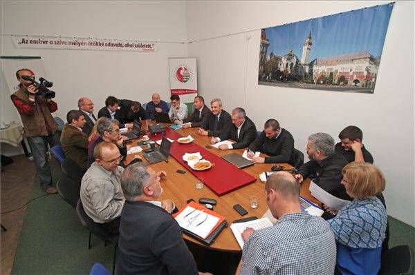 Vasárnap dönt az EMNP elnöksége Marosvásárhelyen