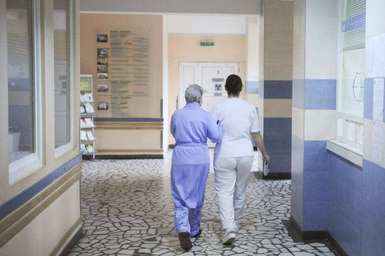 Sokan csak az ellátás miatt viszik kórházba rokonaikat