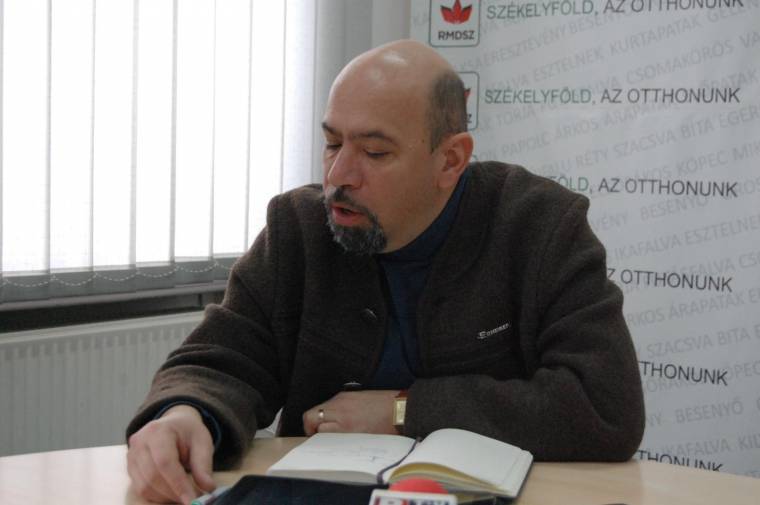 Tartós távolmaradás esetén is megmarad Markó Attila mandátuma