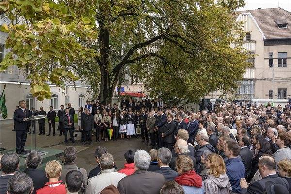 Orbán Kolozsváron: jó szakemberré anyanyelvén válhat a fiatal