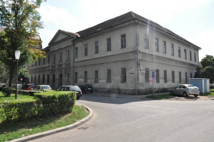 Tárgyalna az egyház a zárolt számlákkal maradt szatmári kórház vezetőségével