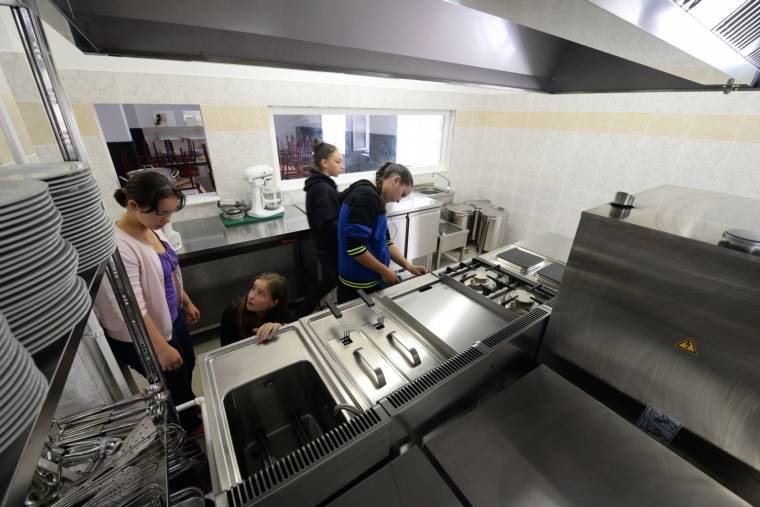 Avatják a magyar szakiskolát – Orbán Viktor Kolozsváron