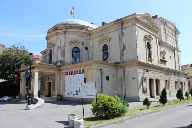 Ismét terítéken a szatmári színház szétválása