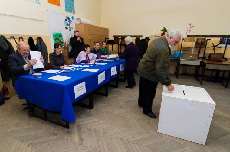 Ponta és Johannis csap össze a második fordulóban