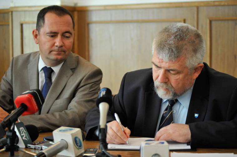 Az SZNT és az EMNP vezetői is gratuláltak a Fidesz-KDNP győzelméhez