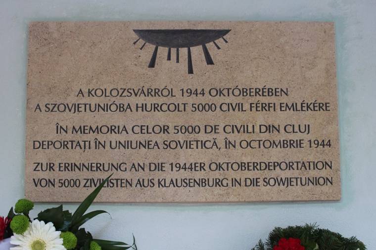 Emléktábla a Szovjetunióba elhurcoltaknak a Házsongárdi temetőben