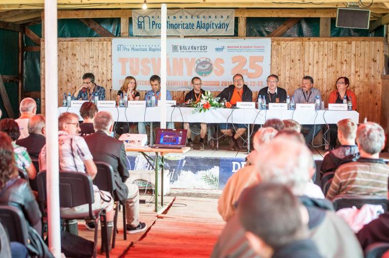 Jubilálnak a tusványosi köztársaság polgárai