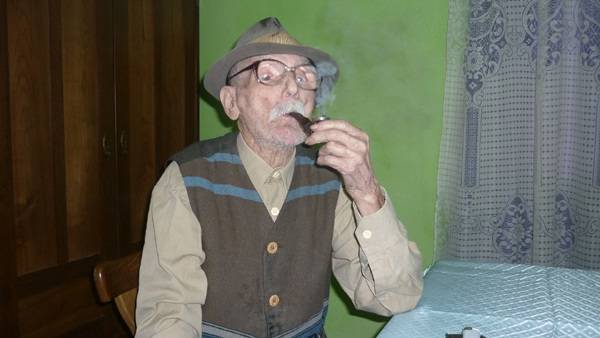 Lepipálja a fiatalokat a százhét éves Márton Mihály