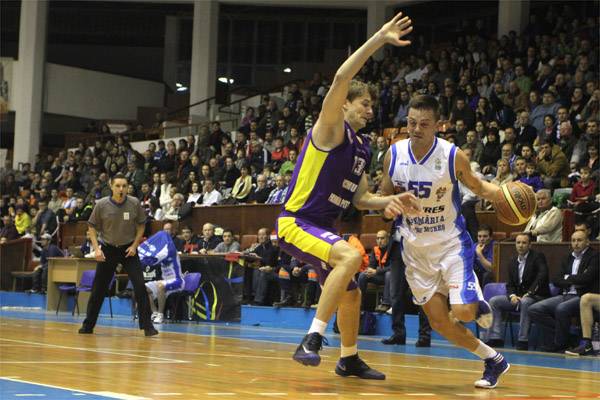 Medgyes: itthon nem megy