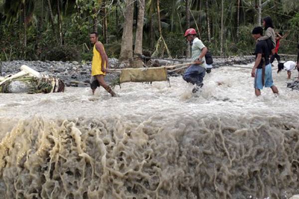 Pusztít a Fülöp-szigeteki tájfun