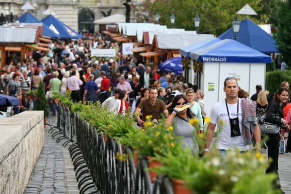 Krónika - Kávé – Képriport (31. rész) – Borfesztivál a Budai Várban