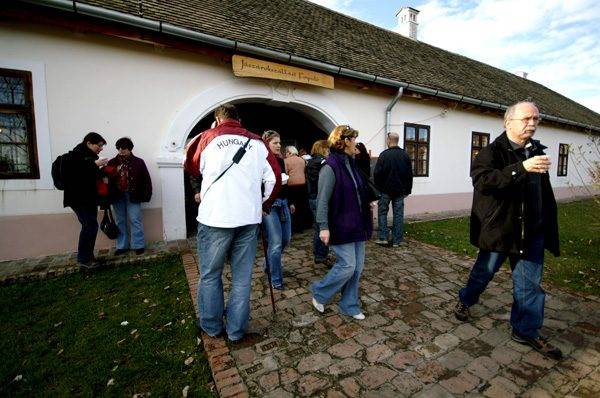 Krónika - Kávé – Képriport (34. rész) – Márton napi népszokás-robbanás