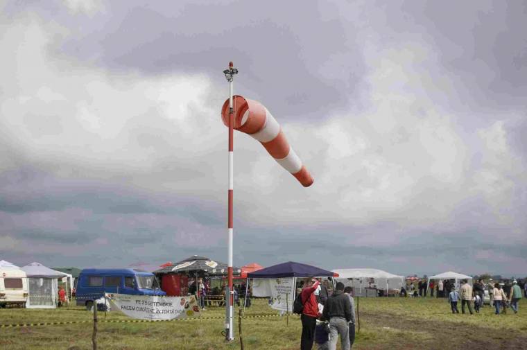 Látványos repülőshow Szatmáron