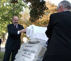 Egy magyarországi és egy erdélyi tanintézet viseli ezentúl dr. Gámán János nevét