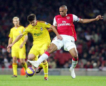 Labdarúgás n Botlott a Werder, a Milan és a Liverpool a hétvégén