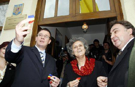 Sólyom autonómiát sürget