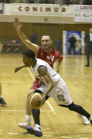 Leiskolázták a Dinamót