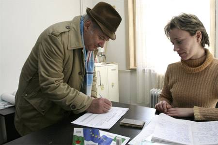 Aláírást, bármi áron