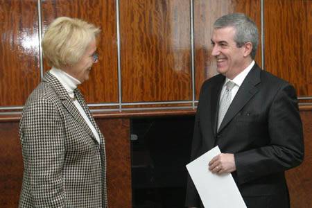 Uniós lobbi Monica Macoveiért