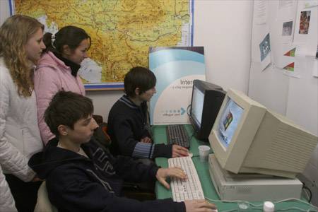Kisbaconban e-Magyar pontot avattak