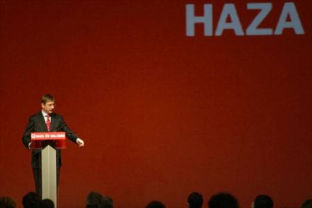 Gyurcsány a pártelnök